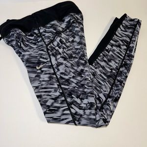 Women’s Small Nike Dri-Fit Geometic-Patterned Running Tights
